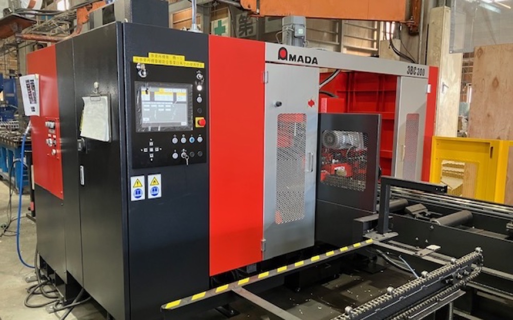 AMADA 3BC-300 小型形鋼穴あけ切断複合機